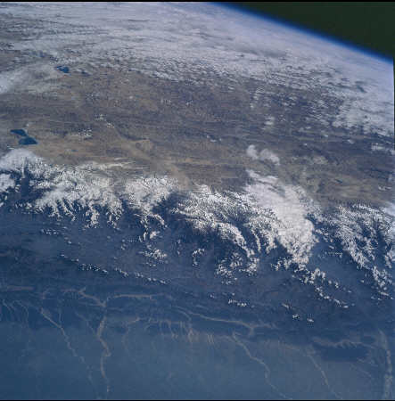 bild aus dem Weltraum Nepal, der Himalayaa und der Osten